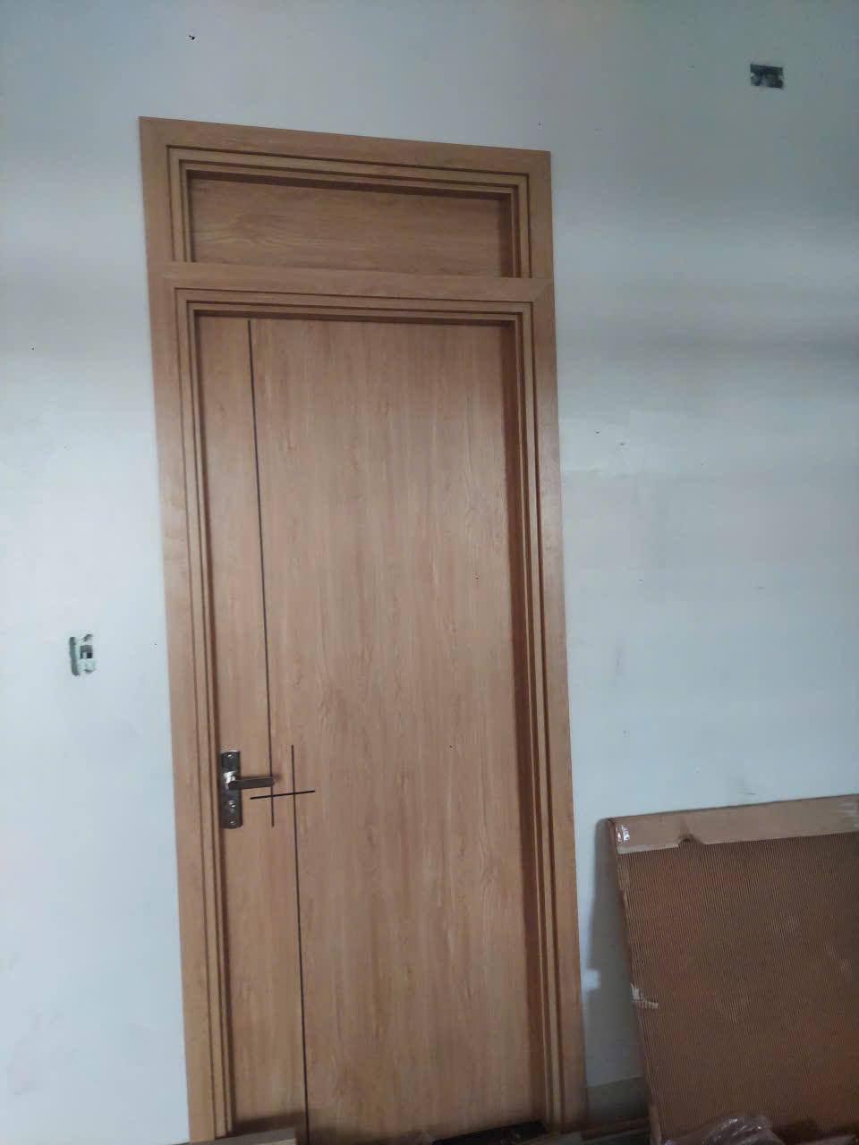 CỬA NHỰA GIẢ GỖ